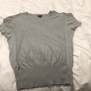 Short sleeve sweater